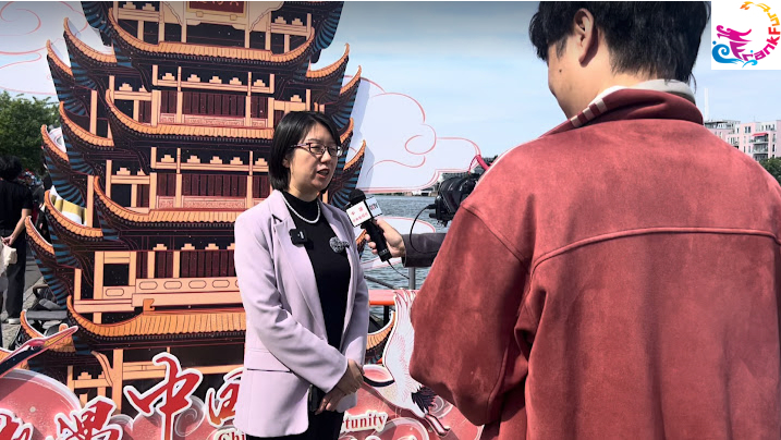 外国朋友参与